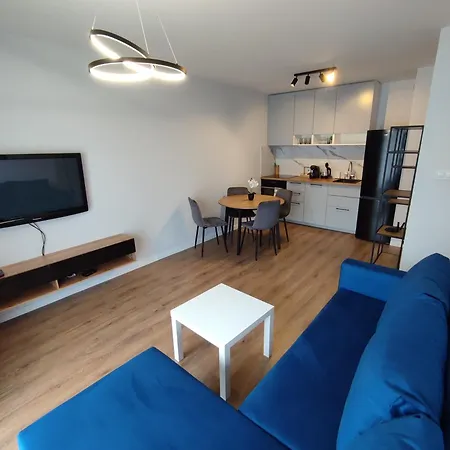 More Love - 8 Min Autem Ikea, 10 Min Autem Majaland *